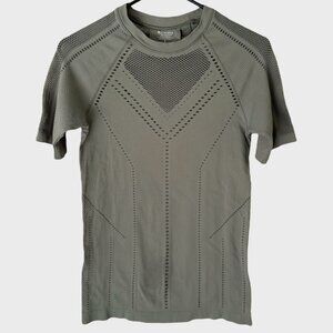 Athleta Vented Mesh Oxygen Top Green Women's Small Athletic Short-Sleeve Tee